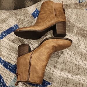 BareTraps Rhoslyn Taupe Ankle Booties Size 11 Women's